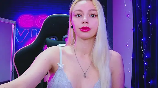 AlessiaCroft online show from February 10, 5:43 am