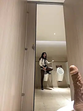 AiBanana online show from December 3, 5:59 pm