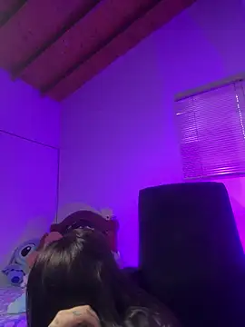 Mia  Gray online show from April 17, 9:50 pm