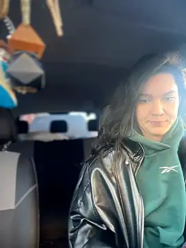 MeekyRich online show from April 24, 1:30 am