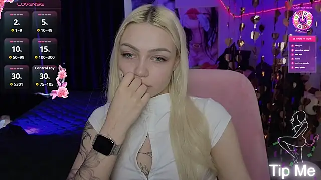 LinaLirian online show from April 22, 10:12 am