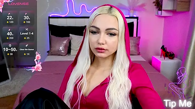 LinaLirian online show from October 1, 2:22 pm