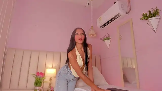  lucia 18 online show from June 9, 6:29 pm
