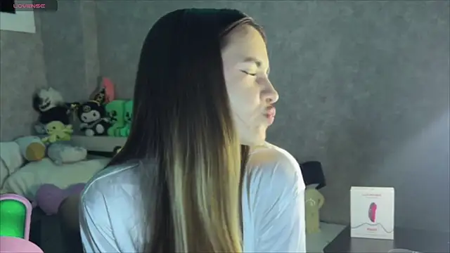 CupSizeGirl online show from May 13, 1:17 pm