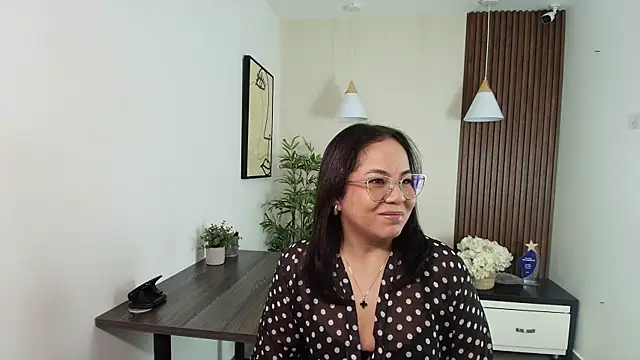  Victoria Collins online show from April 27, 12:02 pm