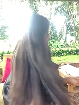 Lunaluxe1001 online show from December 5, 1:34 pm