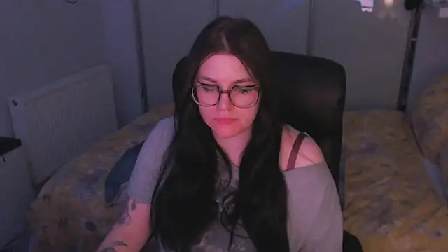 GothSuccubusBabe online show from May 2, 11:08 pm