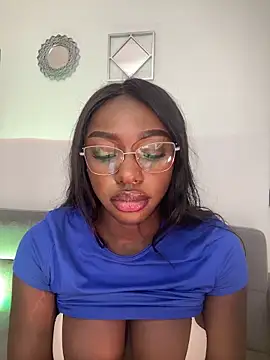 alissradiante1 online show from March 31, 2:11 am