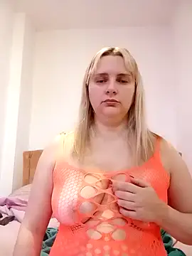 JessicaItalia online show from October 18, 10:18 am