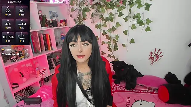 sarahminage  online show from December 3, 6:54 pm