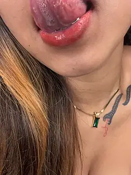 Scarlett 1819 online show from March 1, 6:07 pm