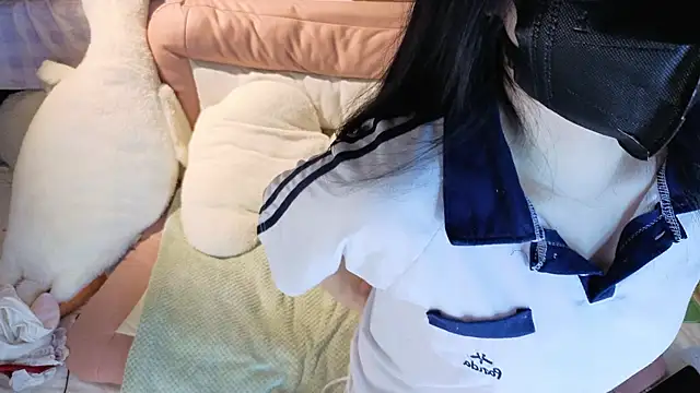 love-uiui online show from October 14, 4:42 pm