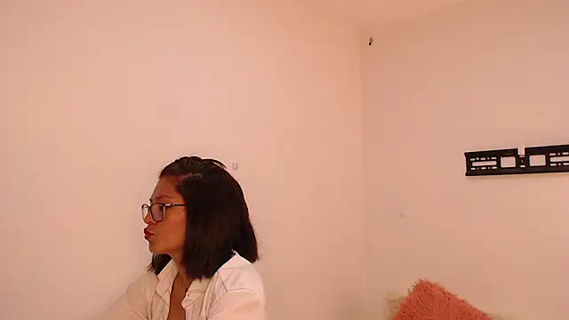 Snapshot of renataj chatting on October 17, 2:09 pm renataj online show from October 17, 2:09 pm