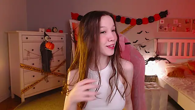 Shriya Sarann online show from October 24, 2:02 pm