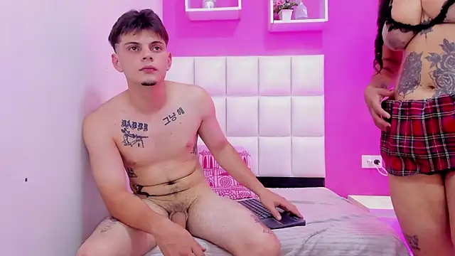 erickandnatasha 69 online show from April 22, 7:33 pm