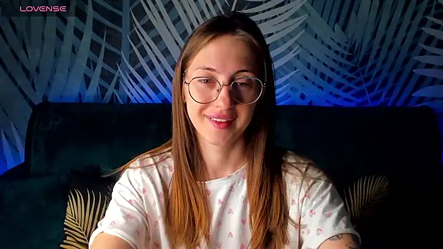 Snapshot of ChristyCrayme chatting on October 15, 12:02 am ChristyCrayme online show from October 15, 12:02 am