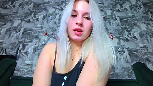 HoneyNelly online show from May 2, 10:57 pm
