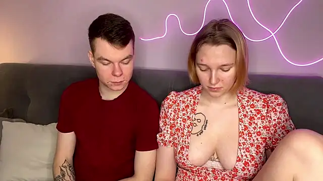 julielourens online show from November 12, 8:01 am