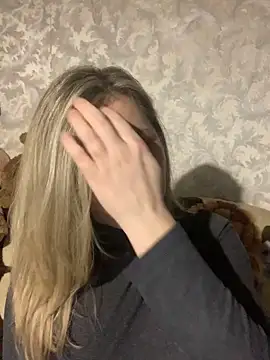 hotsteacher online show from December 20, 2:04 am