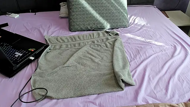 Horny mommy online show from March 9, 6:05 am