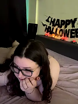 HaleyAyush online show from October 24, 6:59 pm