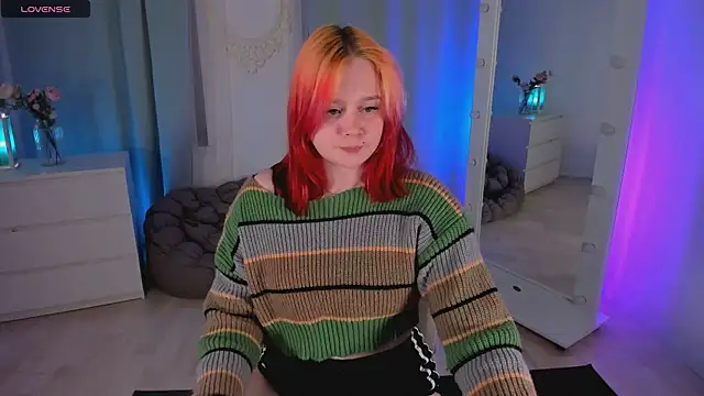 lunaalli online show from April 23, 9:28 pm