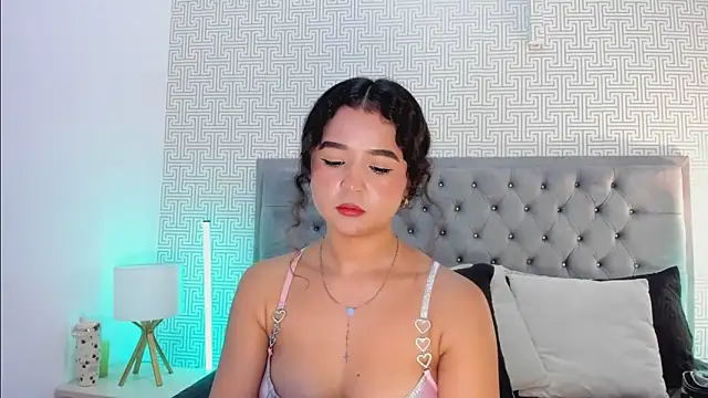 Evaa Lunna  online show from April 23, 2:52 am