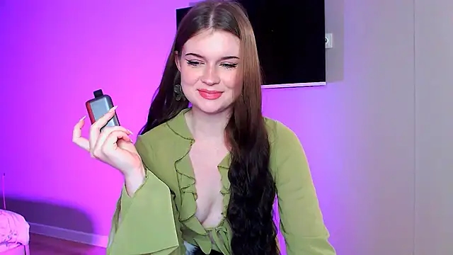 AlexaButttler online show from March 26, 5:25 pm