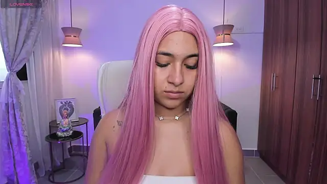 DANDARA THOM online show from October 24, 7:21 pm