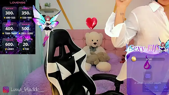 Luna blackk online show from April 18, 9:04 pm