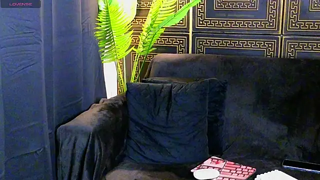 Aelorya online show from December 17, 8:24 pm