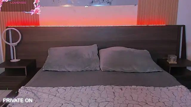samanthaa moon online show from July 2, 11:54 pm