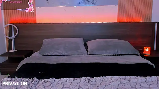 samanthaa moon online show from July 1, 11:48 pm
