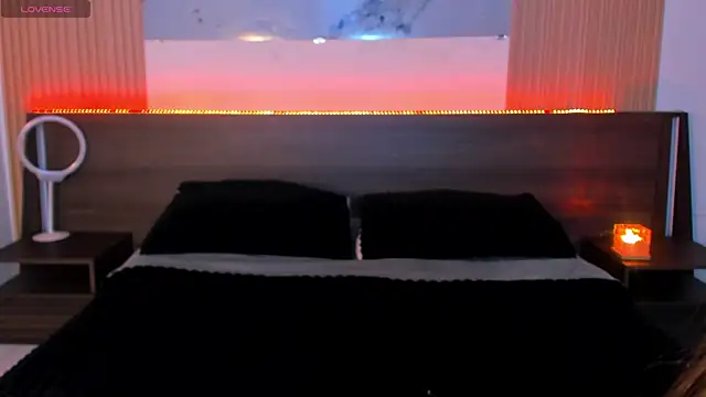 samanthaa moon online show from June 27, 8:37 pm
