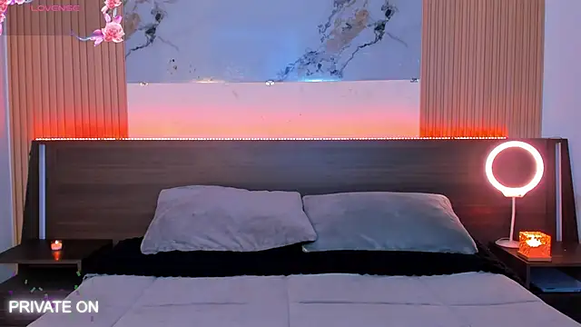 samanthaa moon online show from April 25, 12:13 am