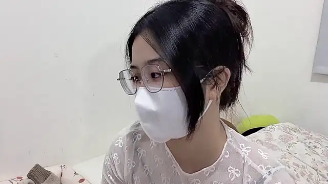 LHeart online show from March 22, 1:28 pm