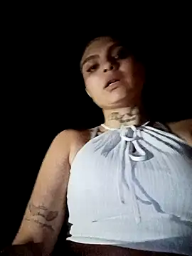 Snapshot of Alis_1327 chatting on October 2, 12:37 am Alis 1327 online show from October 2, 12:37 am