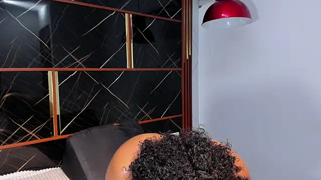 HannyThompson online show from April 25, 1:41 pm