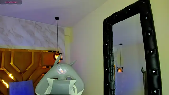 Luciifeer  online show from April 25, 7:00 pm