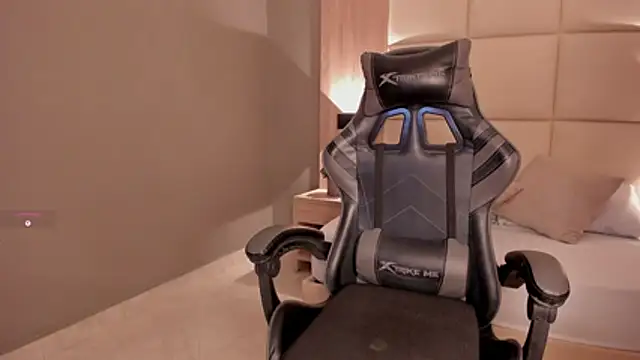 emma fhox online show from November 5, 2:17 am