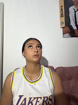 nicolexxaleja online show from April 22, 9:12 pm