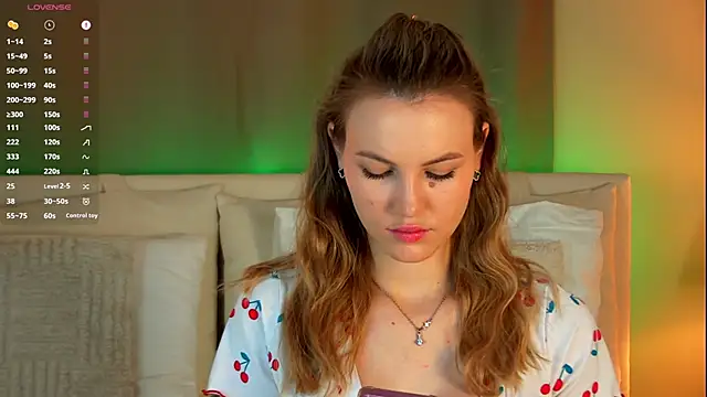 YungTessa online show from April 22, 6:16 pm