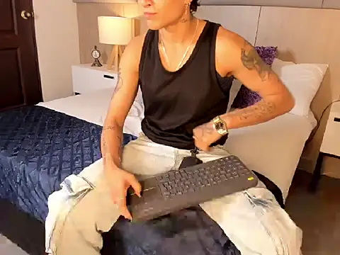 ZoeKrug online show from February 12, 1:02 pm