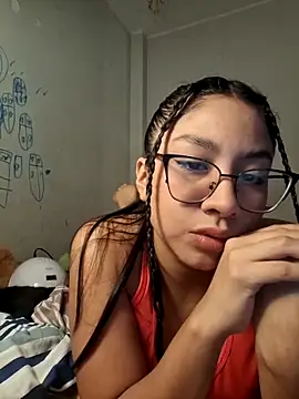 honeysweet111 online show from May 27, 8:17 pm