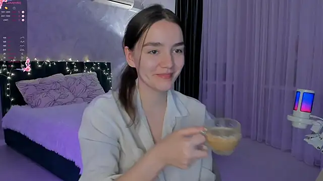 Snapshot of sweete_chantal chatting on September 22, 5:44 pm sweete chantal online show from September 22, 5:44 pm