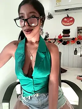 LeilaEbony online show from October 10, 4:01 pm
