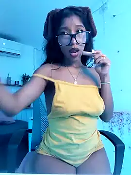 LeilaEbony online show from September 20, 3:10 pm