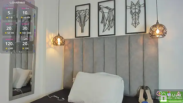 Snapshot of Gia_Scott chatting on October 11, 8:11 pm Gia Scott online show from October 11, 8:11 pm