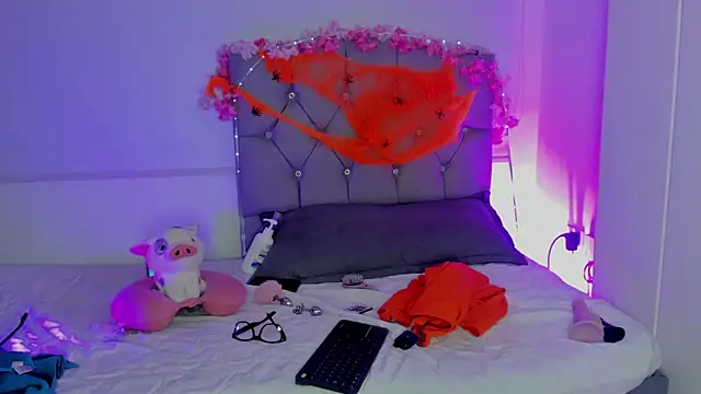 antonieta23 online show from October 22, 6:18 am