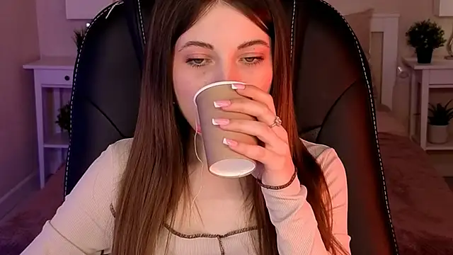 Kimmie shine online show from April 30, 12:10 pm